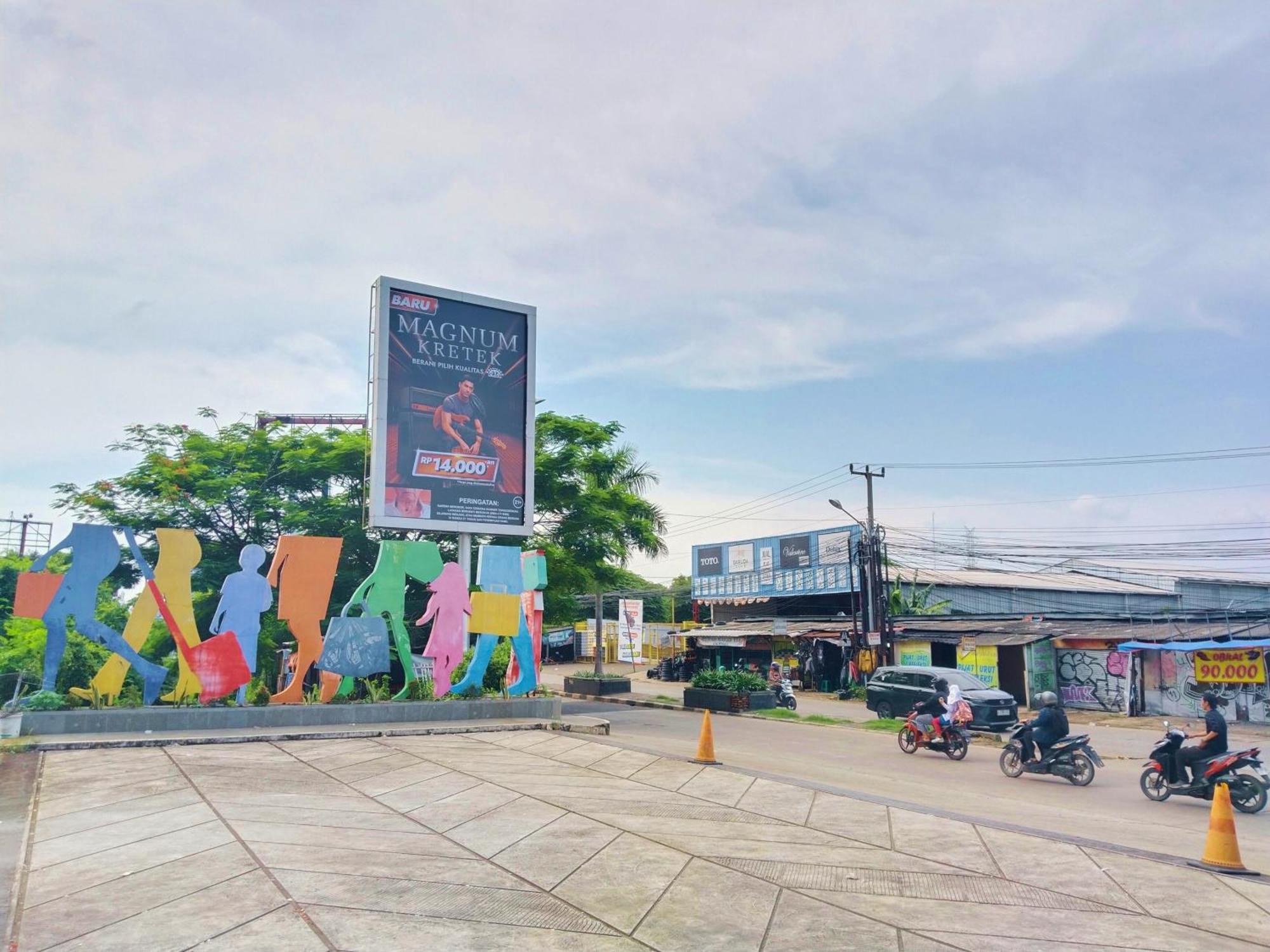 Nusantara Metropolitan Park By Reccoma Bekasi Exterior photo