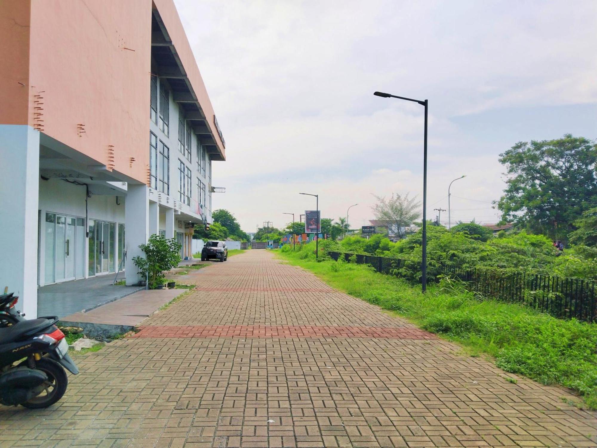 Nusantara Metropolitan Park By Reccoma Bekasi Exterior photo